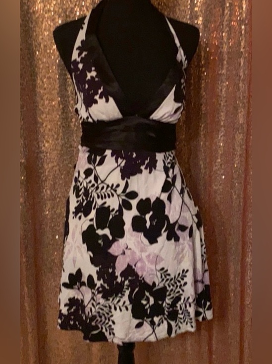 Dresses & Skirts - Women’s Sz 6 Dress Purple Black White Floral Stretch